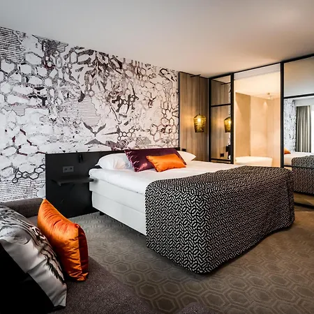 Der Valk Отель 4*