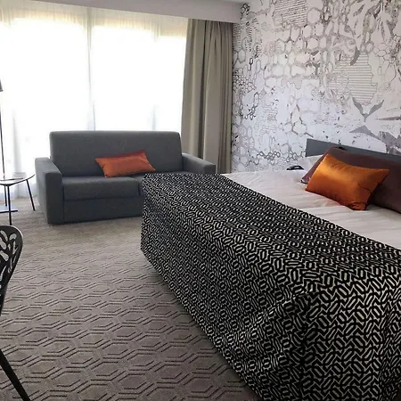 Otel Der Valk 4*